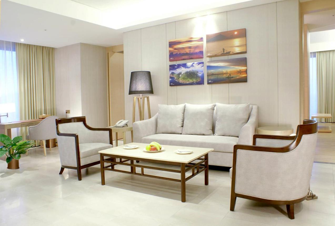村却国际温泉酒店 罗东镇 客房 照片 A living room