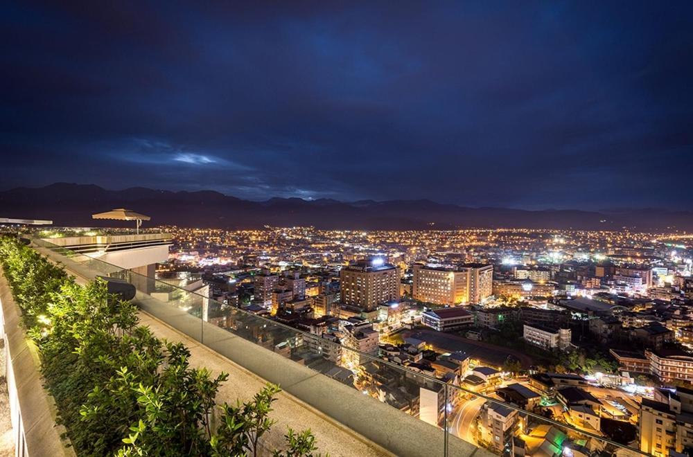 村却国际温泉酒店 罗东镇 外观 照片 View of the city from the Acropolis