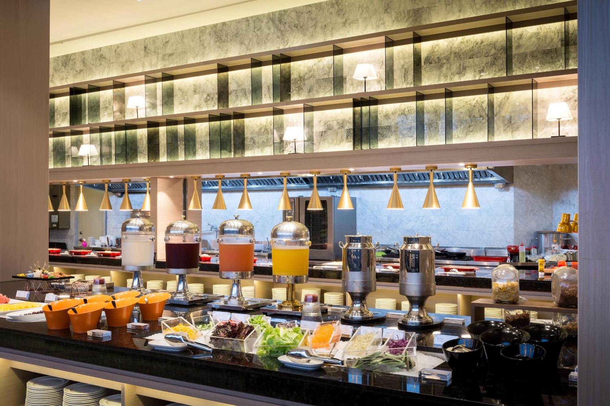 村却国际温泉酒店 罗东镇 外观 照片 The buffet at the hotel