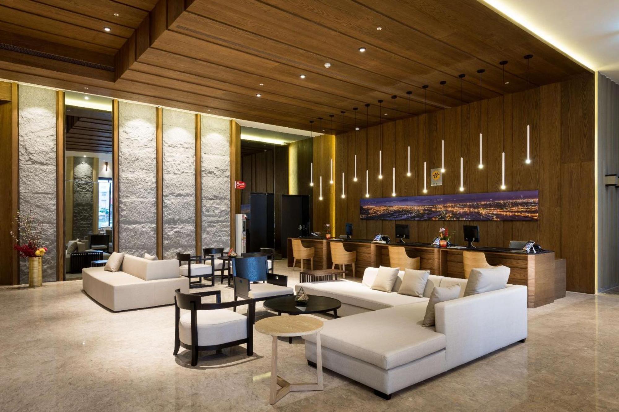 村却国际温泉酒店 罗东镇 外观 照片 The lobby of the hotel