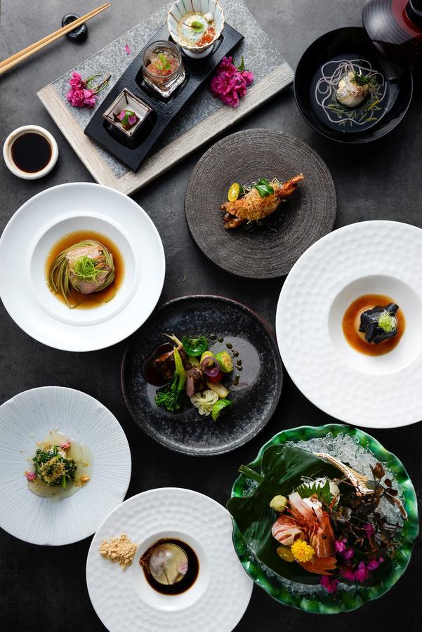 村却国际温泉酒店 罗东镇 外观 照片 Dishes at the restaurant